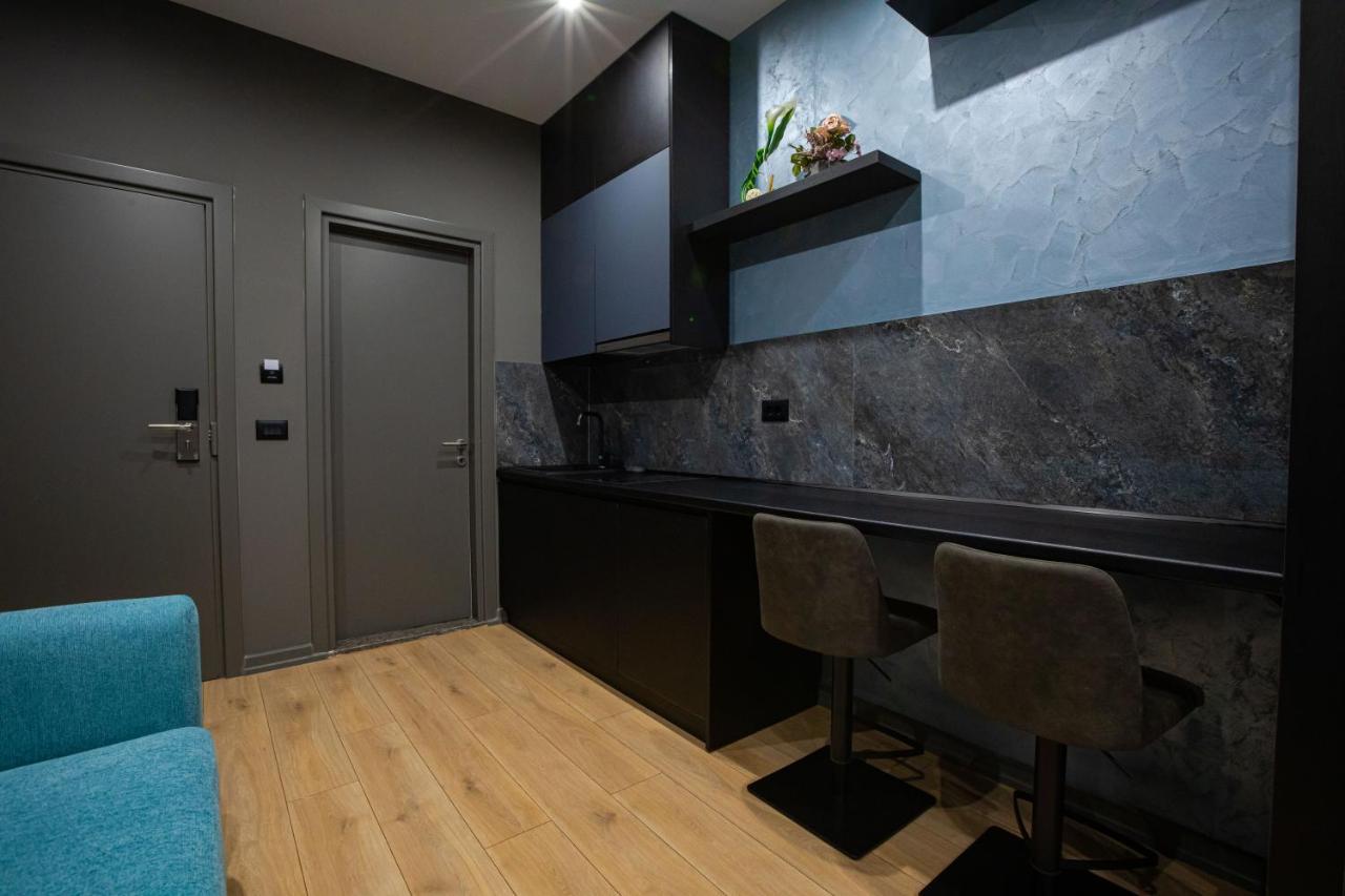 Dea'S Apartaments Тирана Екстер'єр фото
