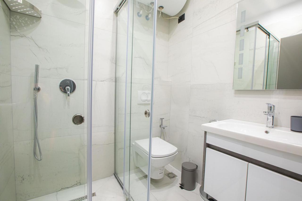 Dea'S Apartaments Тирана Екстер'єр фото