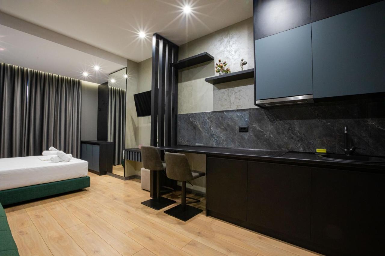 Dea'S Apartaments Тирана Екстер'єр фото