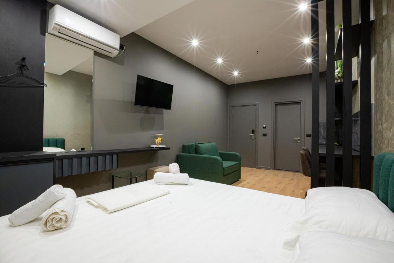 Dea'S Apartaments Тирана Екстер'єр фото
