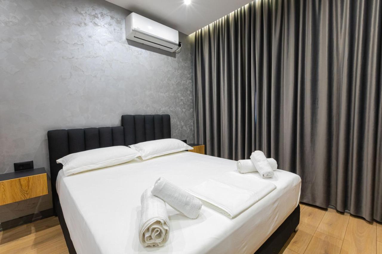 Dea'S Apartaments Тирана Екстер'єр фото