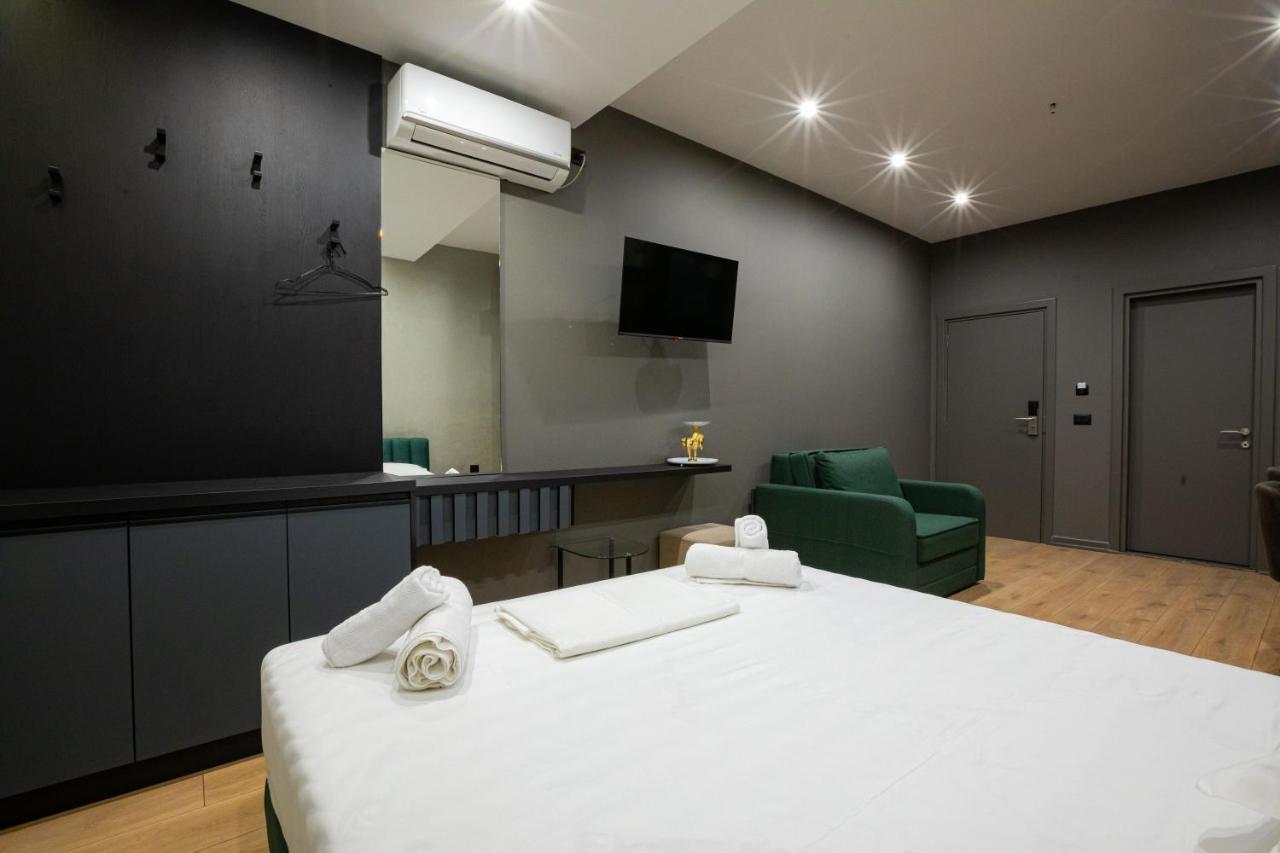 Dea'S Apartaments Тирана Екстер'єр фото