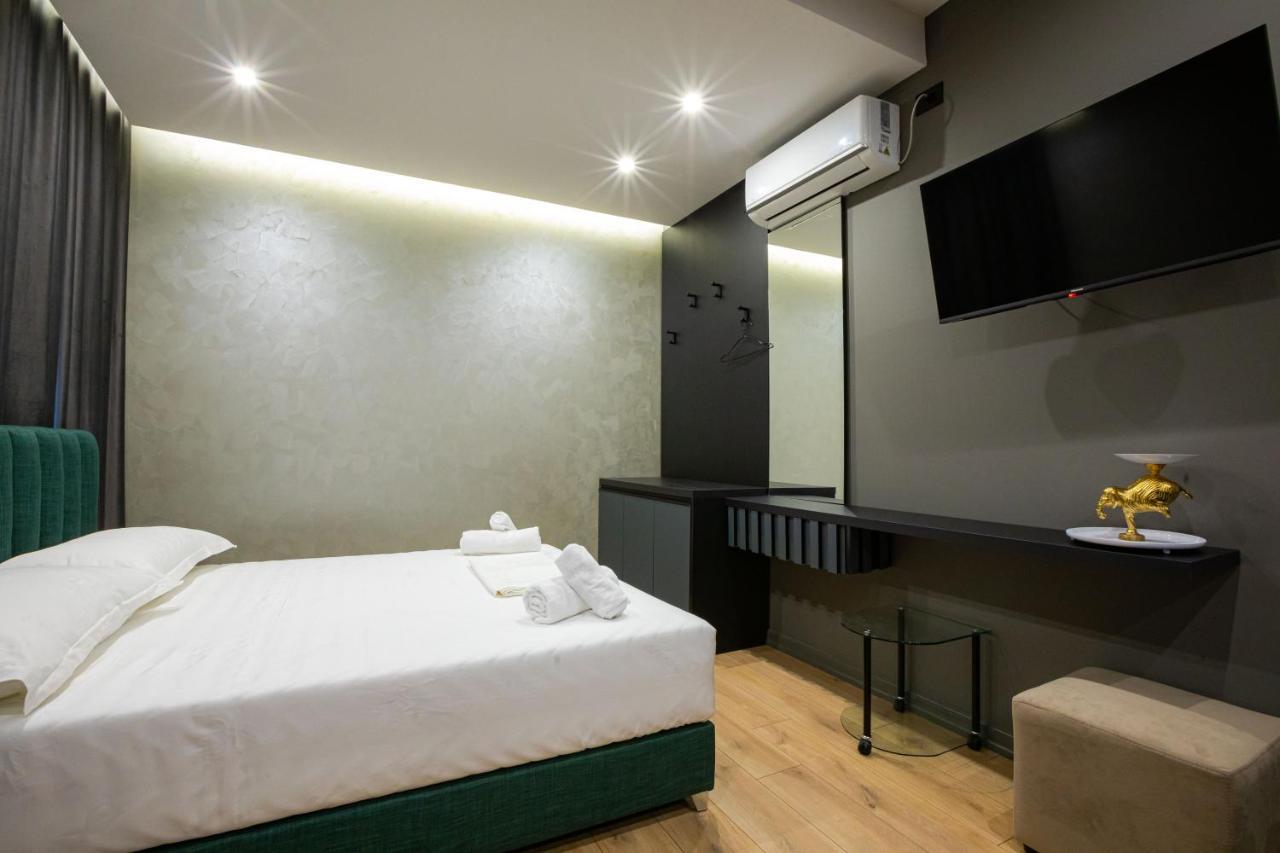 Dea'S Apartaments Тирана Екстер'єр фото