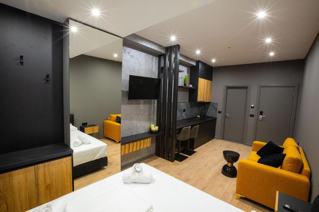 Dea'S Apartaments Тирана Екстер'єр фото
