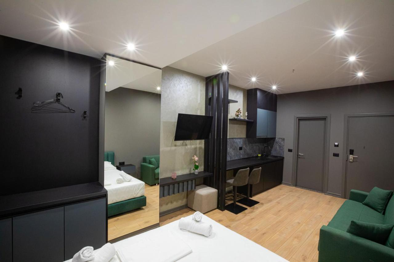 Dea'S Apartaments Тирана Екстер'єр фото