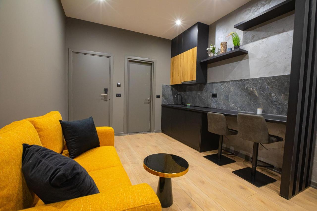 Dea'S Apartaments Тирана Екстер'єр фото