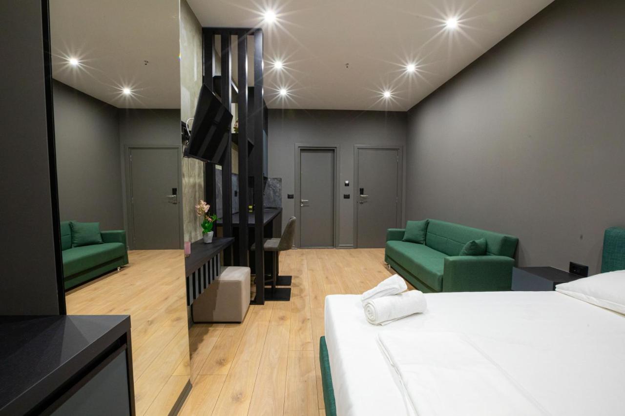 Dea'S Apartaments Тирана Екстер'єр фото
