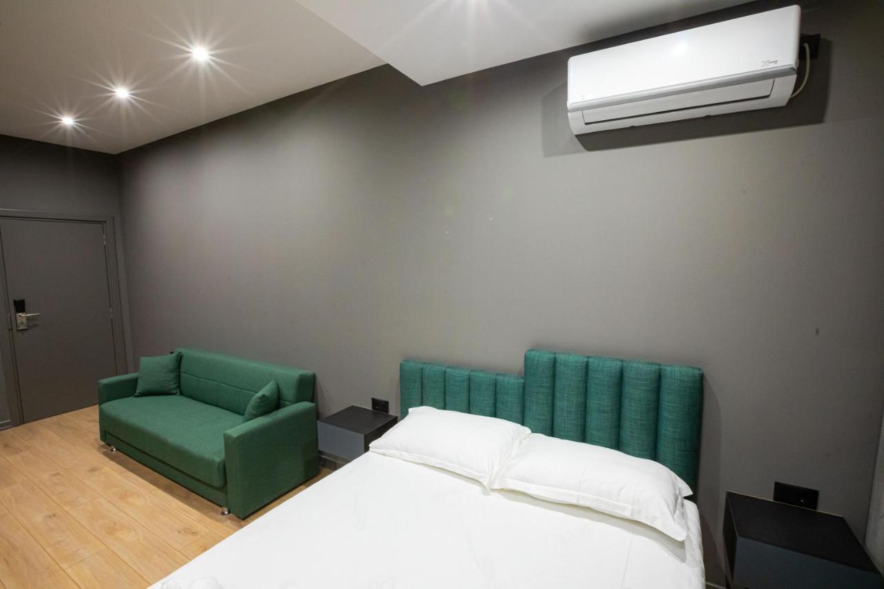 Dea'S Apartaments Тирана Екстер'єр фото